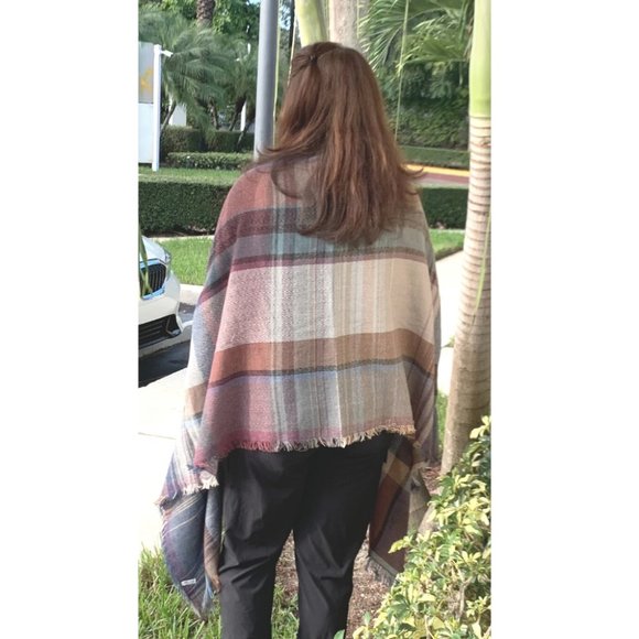 Multicolor Plaid Open-Front Poncho with Pockets – Oversized Wrap Cape - Picture 5 of 7